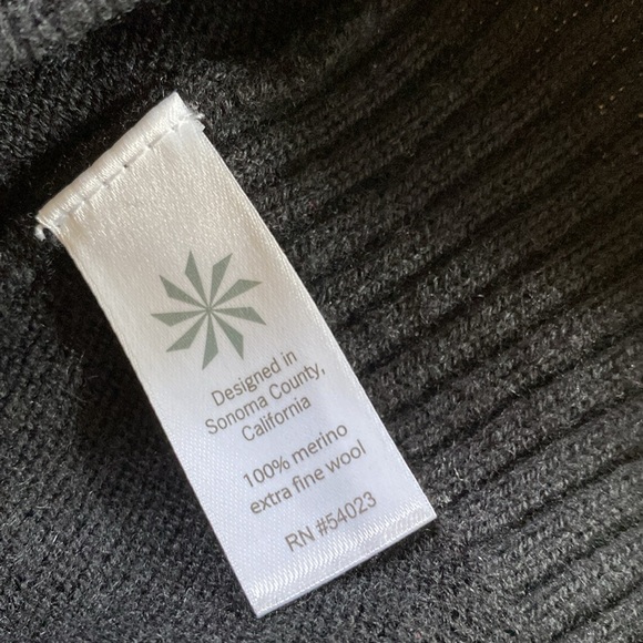 Athleta Black Merino Wool Pullover Sweater XS - Picture 6 of 6